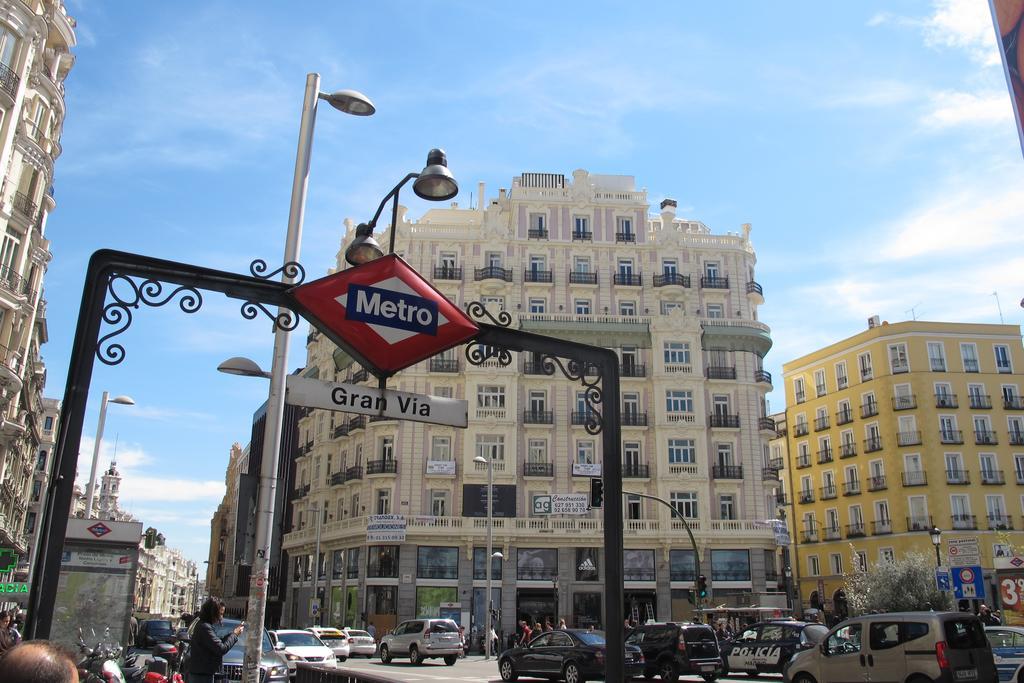 Gran Via Sol Montera Parking Gratis Appartamento Madrid Esterno foto
